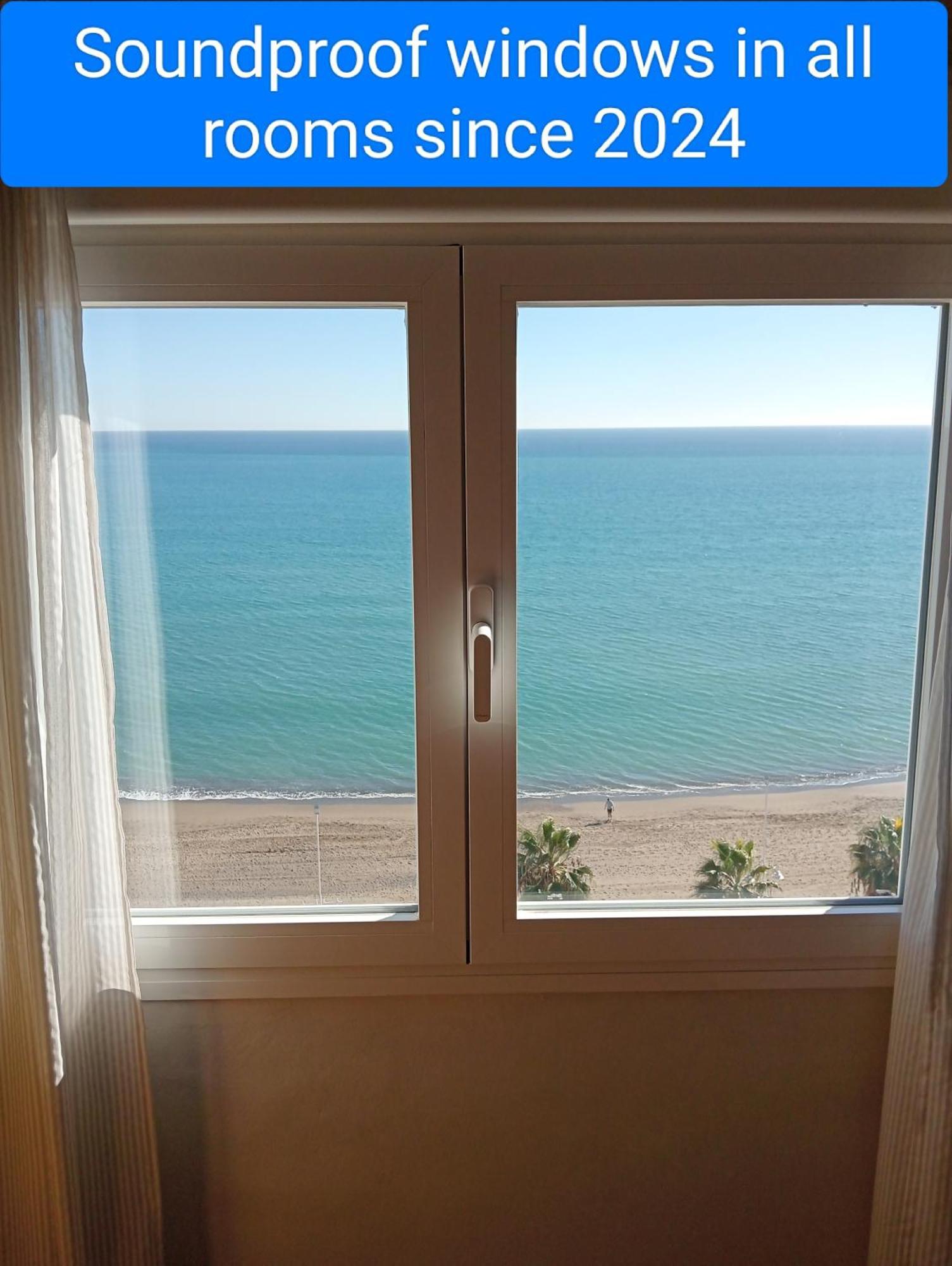 Piso Primera Linea De Playa Apartment Malaga Ngoại thất bức ảnh