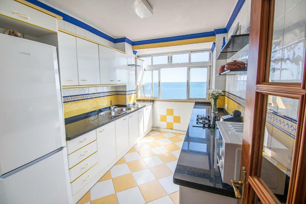 Piso Primera Linea De Playa Apartment Malaga Ngoại thất bức ảnh